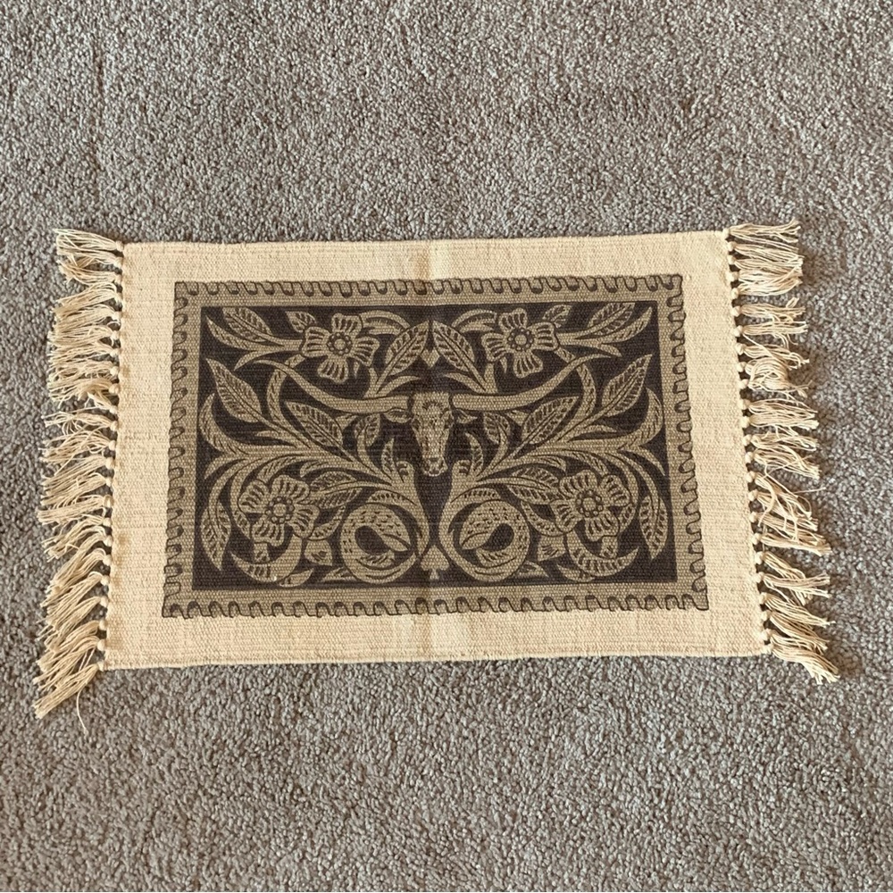 Western inspired bull and floral print woven wall art tapestry place mat